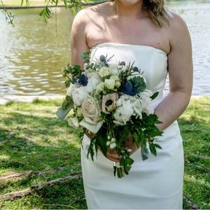 Wedding dress with bow